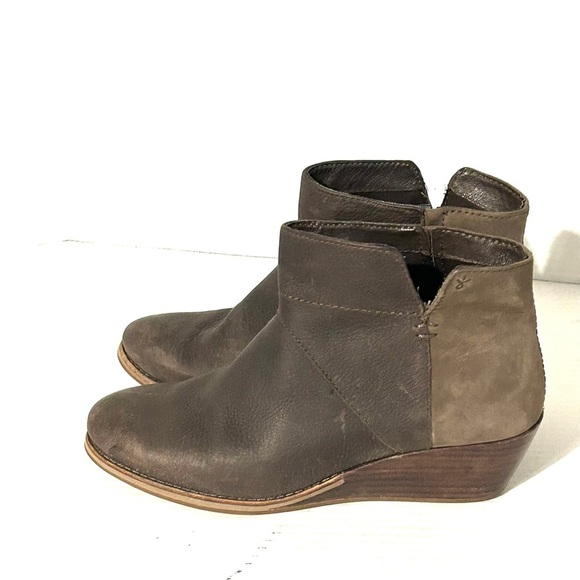 Emu Carlise Wedge Heel Ankle Booties Boots Brown Nubuck Leather Size 8.5 - Picture 3 of 13